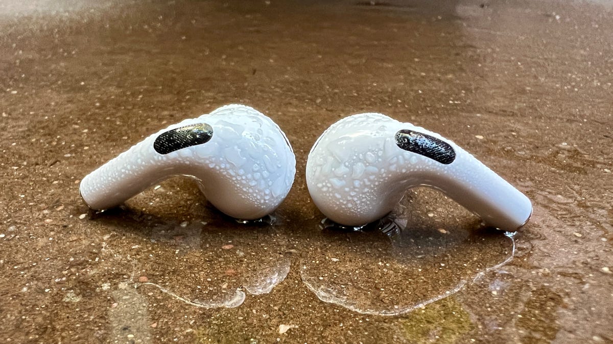 airpods-pro-2-wet